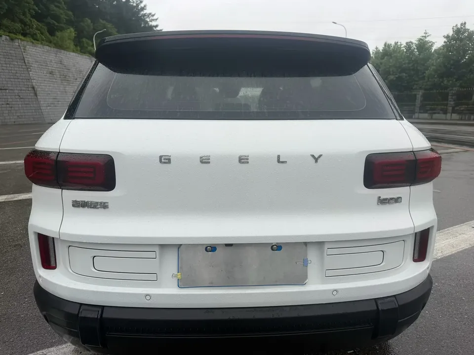 Geely ICON Geely ICON 2026 1.5TD Chocolate Edition 2025 — thumbnail 2