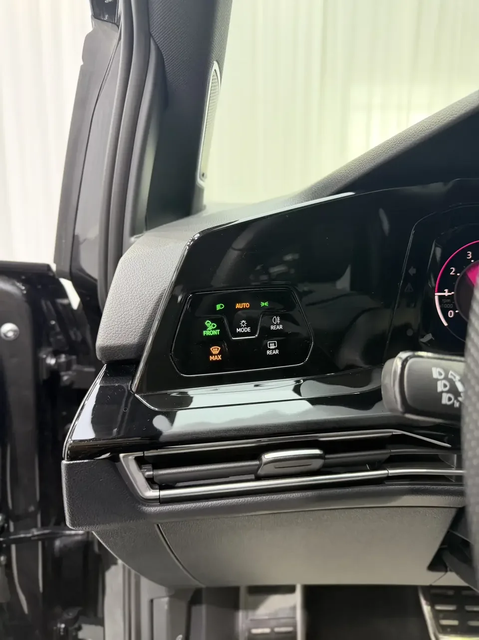 Volkswagen Golf golf 2023 280TSI DSG R-Line 2022 — миниатюра 3