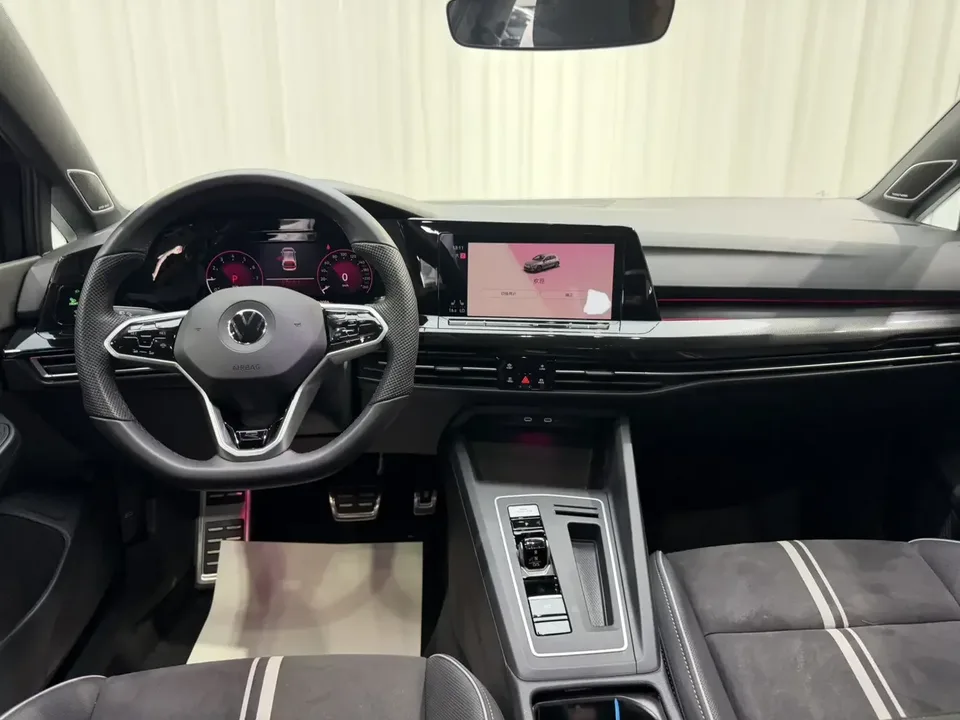 Volkswagen Golf golf 2023 280TSI DSG R-Line 2022 — миниатюра 4
