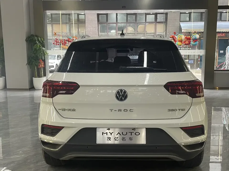 Volkswagen T-Roc TANG 2022 280TSI DSG 2WD Comfort PLUS 2022 — thumbnail 2
