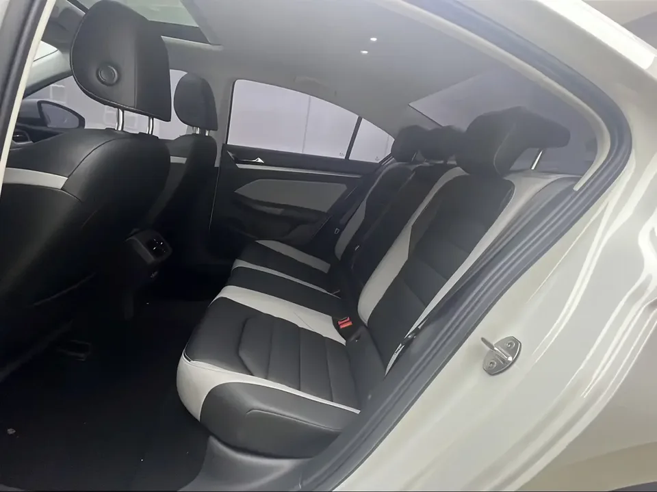 Volkswagen Bora Bora 2025 300TSI DSG Premium Edition 2025 — thumbnail 3