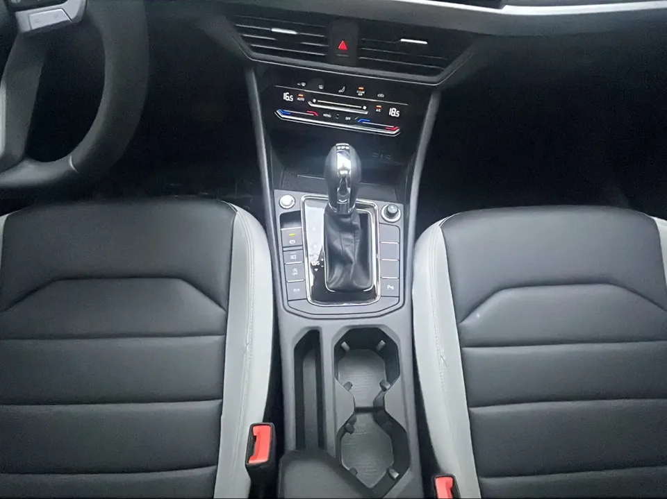 Volkswagen Bora Bora 2025 300TSI DSG Premium Edition 2025 — thumbnail 4