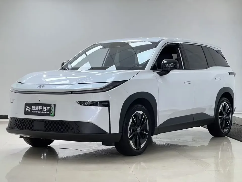 Toyota Bozhi 3X Bozhi 3X 2025 520 Pro 2025 — фото 1, купить с доставкой в Москву
