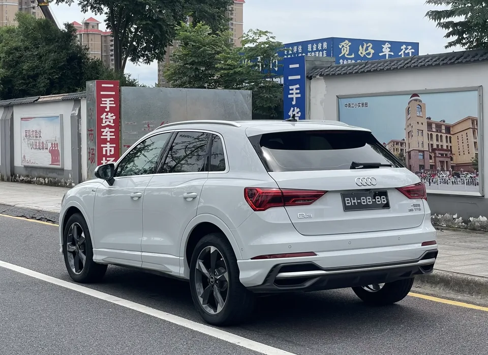 Audi Q3 Audi Q3 2022 35 TFSI Stylish Dynamic 2022 — thumbnail 2