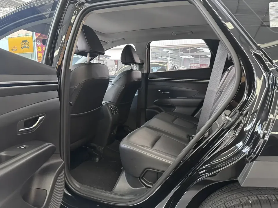 Hyundai tucson l Tucson 2023 Tucson L 1.5T DLX 2WD Deluxe Edition 2024 — миниатюра 3