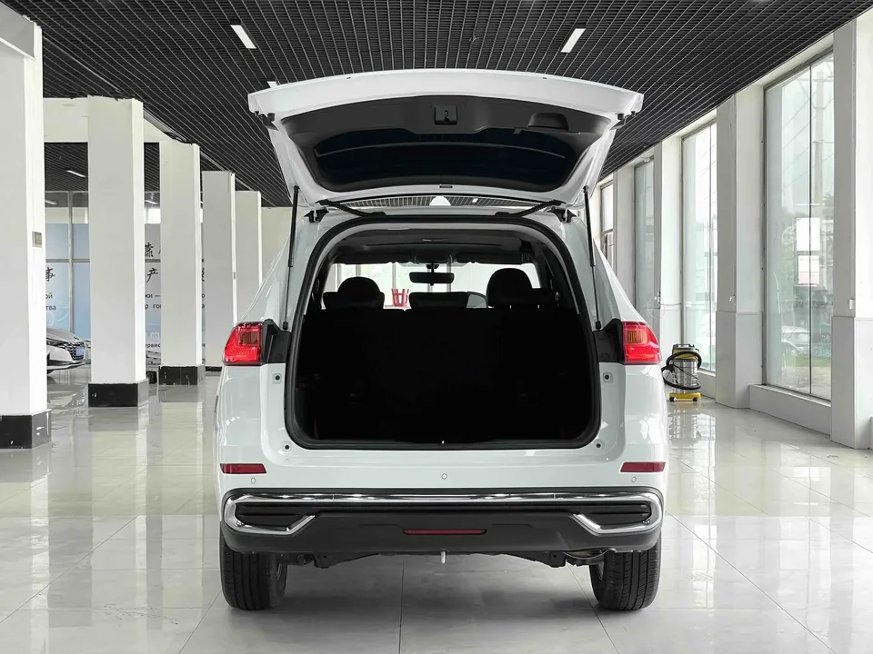 Haval M6 Haval M6 2023 PLUS 1.5T DCT Luxury Intelligent Connection 2023 — thumbnail 5