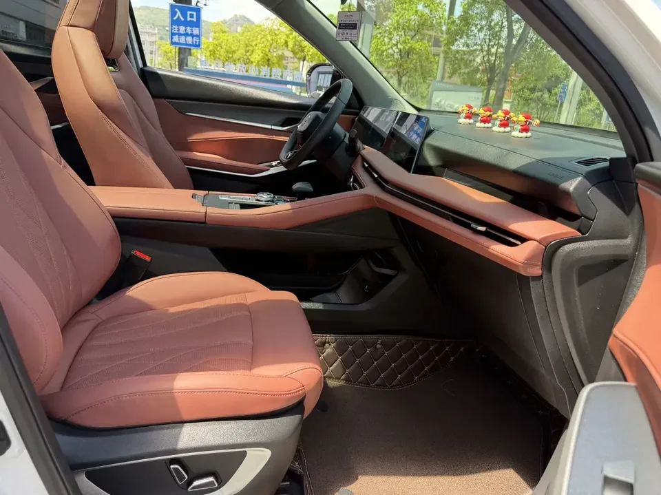 Changan CS75PLUS Changan CS75 PLUS 2024 The third generation champion version 1.5T automatic intelligent driving strong navigation 2024 — thumbnail 3