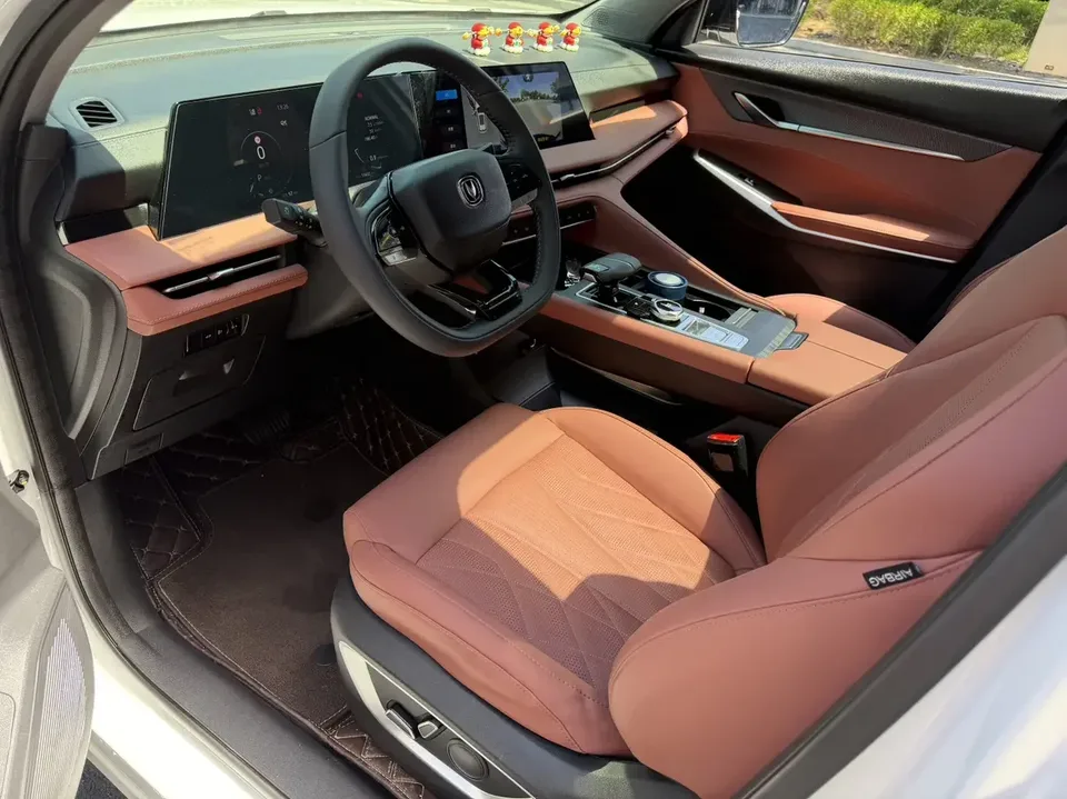 Changan CS75PLUS Changan CS75 PLUS 2024 The third generation champion version 1.5T automatic intelligent driving strong navigation 2024 — thumbnail 5