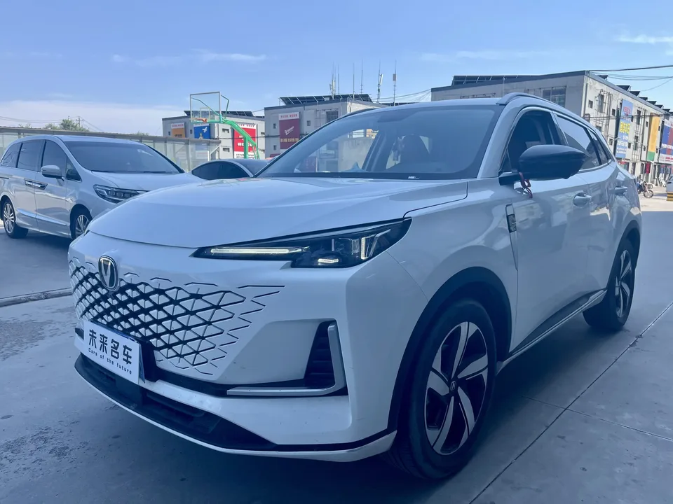 Changan CS55 Plus Changan CS55 PLUS 2024 The third generation 1.5T DCT premium model 2024 — photo 1, buy with delivery to Moscow