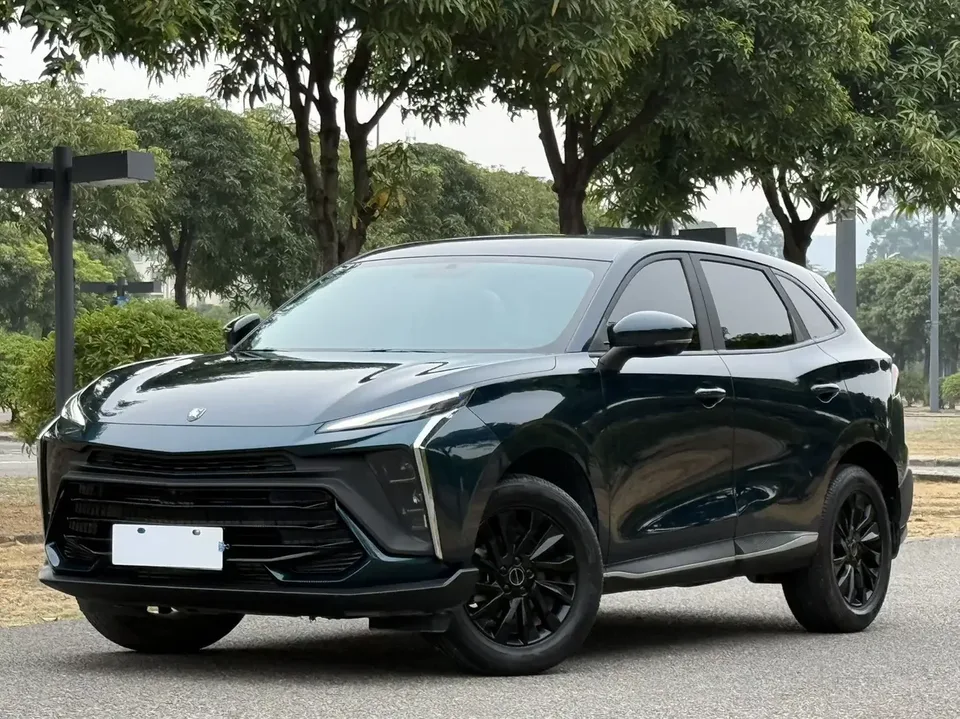 Forthing Fengxing T5 EVO Fengxing T5 EVO 2024 1.5TD DCT Starry Sky Edition 2024 — photo 1, buy with delivery to Moscow