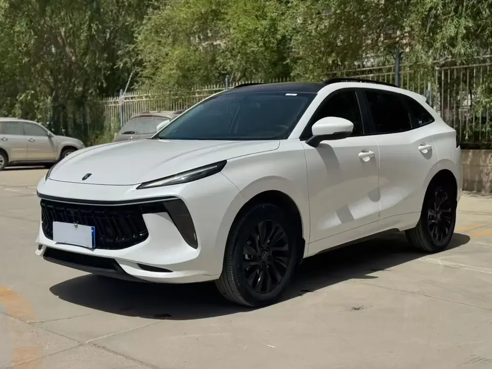Forthing Fengxing T5 EVO Fengxing T5 EVO 2024 1.5TD DCT New Gold Edition 2023 — photo 1, buy with delivery to Moscow