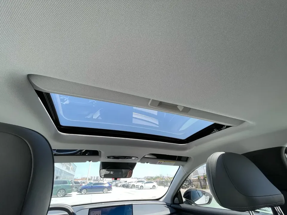 Geely Galaxy L6 Galaxy L6 2025 1.5 EM-i DHT 140KM Exploration+ Edition 2025 — thumbnail 4