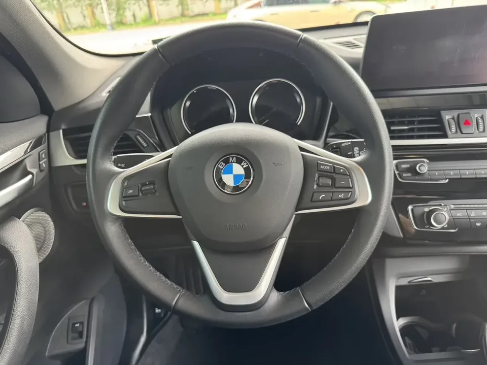 BMW X1 BMW X1 2022 sDrive20Li Premium 2022 — thumbnail 3