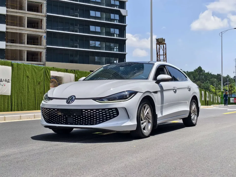 Volkswagen Lamando Lingdu 2022 Lingdu L 280TSI DSG Hot Edition 2022 — photo 1, buy with delivery to Moscow