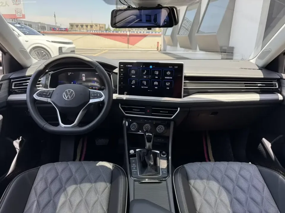 Volkswagen Sagitar Sagitar 2025 300TSI DSG Beyond Edition 2025 — thumbnail 4