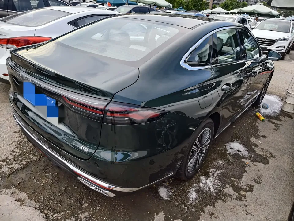 Geely Emgrand emgrand 2026 5th Generation 1.5L CVT Premium 2026 — thumbnail 4