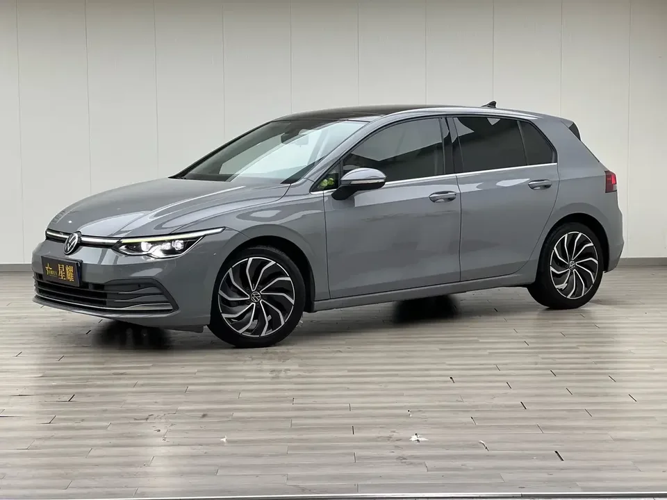 Volkswagen Golf golf 2021 280TSI DSG Pro 2022 — фото 1, купить с доставкой в Москву