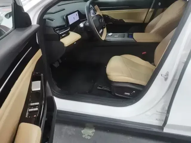Geely Galaxy L6 Galaxy L6 2024 Longteng version 1.5T DHT 125km PLUS 2025 — thumbnail 3