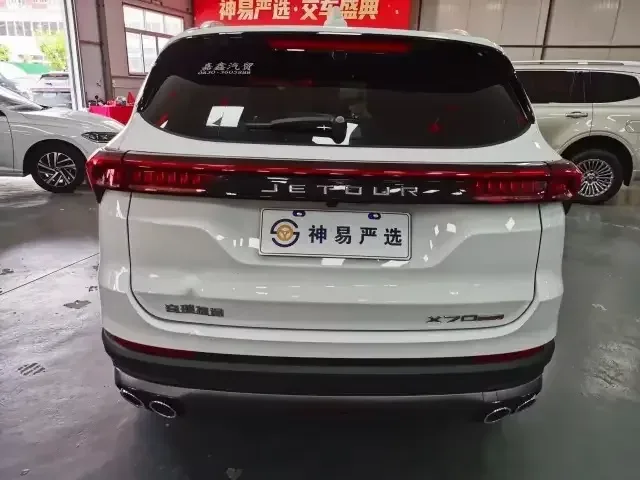 Jetour Jietu X70 PLUS Jietu X70 PLUS 2024 Champion Edition 1.5T DCT Champion PRO 7 Seaters 2025 — thumbnail 2