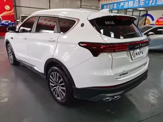 Jetour Jietu X70 PLUS Jietu X70 PLUS 2024 Champion Edition 1.5T DCT Champion PRO 7 Seaters 2025 — thumbnail 4