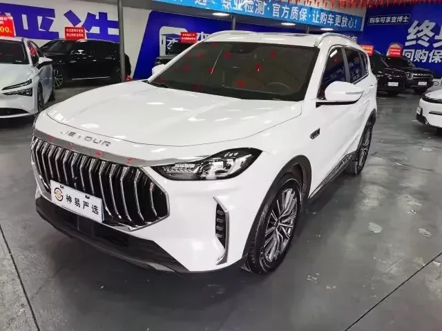 Jetour Jietu X70 PLUS Jietu X70 PLUS 2024 Champion Edition 1.5T DCT Champion PRO 7 Seaters 2025 — photo 1, buy with delivery to Moscow