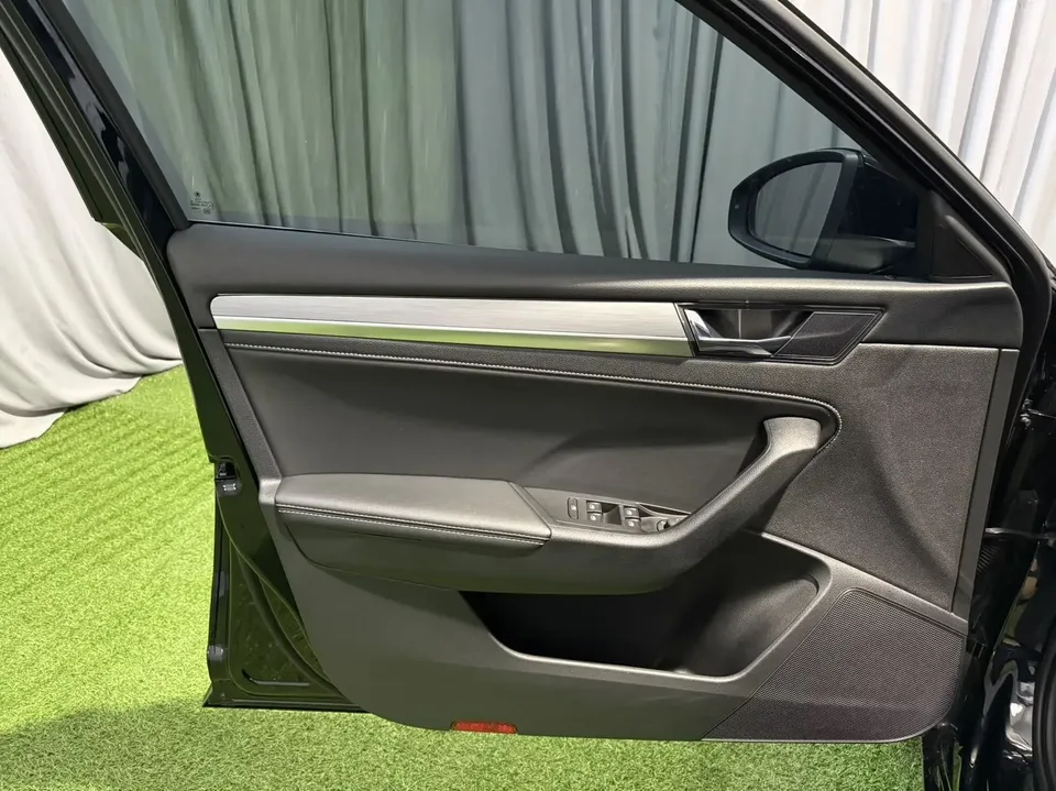 Skoda Superb Speedy 2023 TSI280 DSG Premium Edition 2024 — thumbnail 5