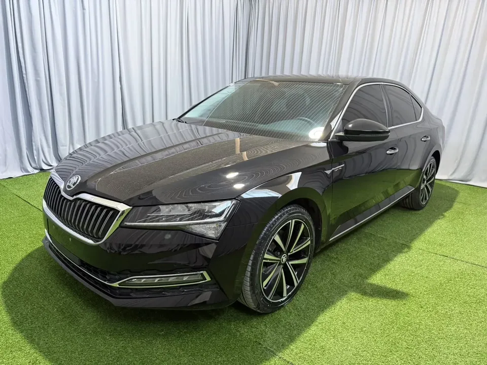 Skoda Superb Speedy 2023 TSI280 DSG Premium Edition 2024 — photo 1, buy with delivery to Moscow