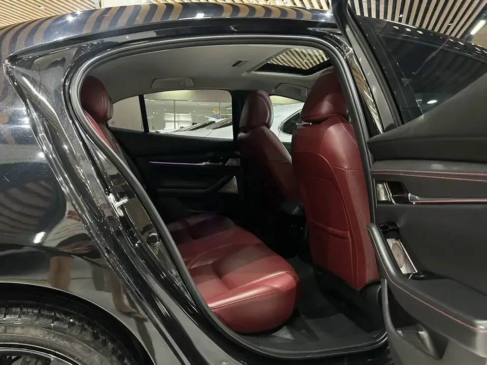 Mazda Axela Mazda3 Angkesela 2022 2.0L Automatic Quality Edition 2023 — thumbnail 4