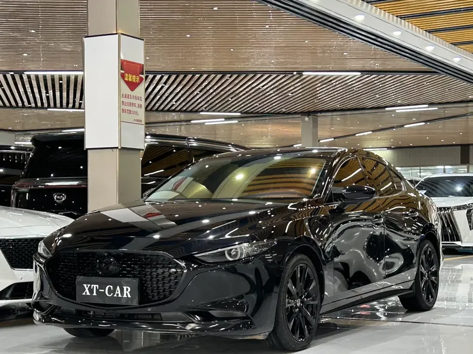 Mazda Axela Mazda3 Angkesela 2022 2.0L Automatic Quality Edition 2023 — photo 1, buy with delivery to Moscow