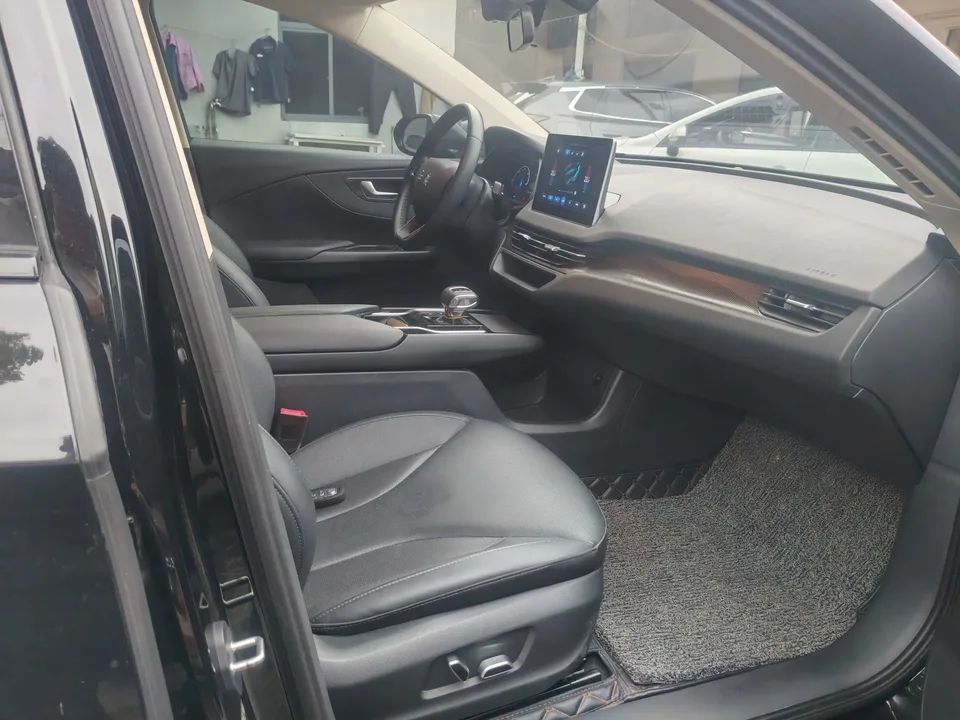 Hongqi E-QM5 Hongqi E-QM5 2022 Charging 431km LeXiang Edition 5-seater 2023 — миниатюра 2