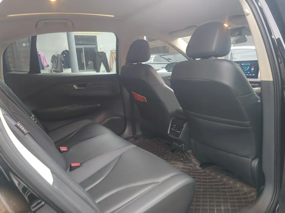Hongqi E-QM5 Hongqi E-QM5 2022 Charging 431km LeXiang Edition 5-seater 2023 — миниатюра 3