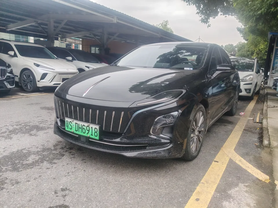 Hongqi E-QM5 Hongqi E-QM5 2022 Charging 431km LeXiang Edition 5-seater 2023 — фото 1, купить с доставкой в Москву