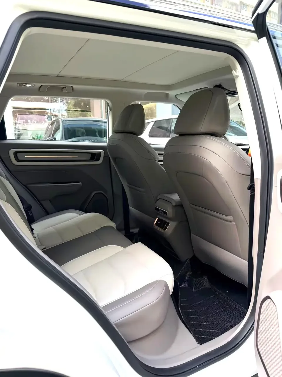 Geely ICON Geely ICON 2026 1.5TD Chocolate Edition 2025 — thumbnail 3