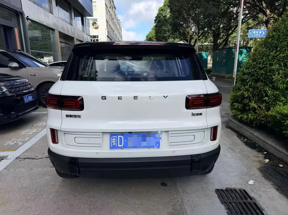 Geely ICON Geely ICON 2026 1.5TD Chocolate Edition 2025 — thumbnail 4