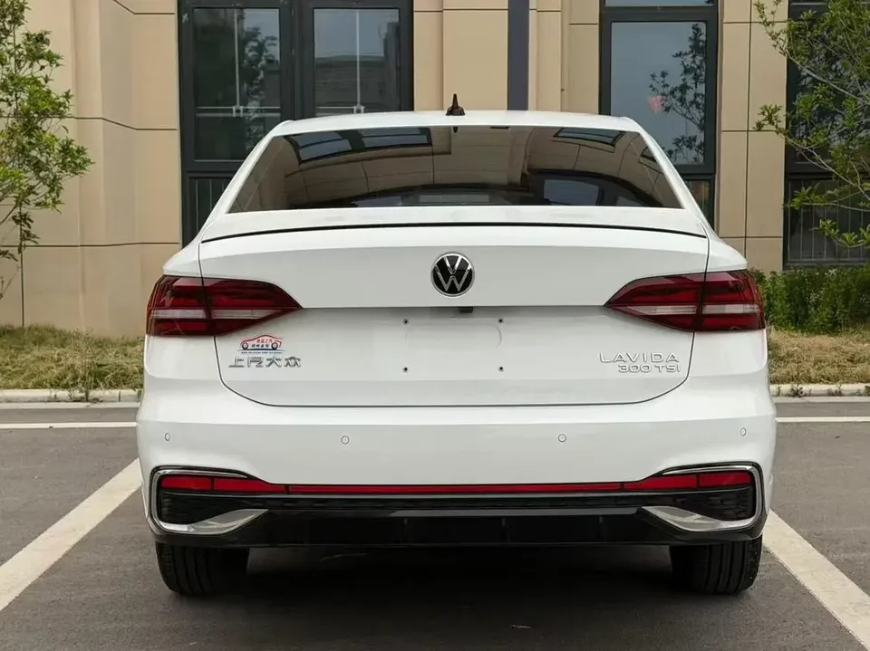 Volkswagen Lavida Lavida 2023 300TSI DSG Full Elegance Edition 2024 — thumbnail 2