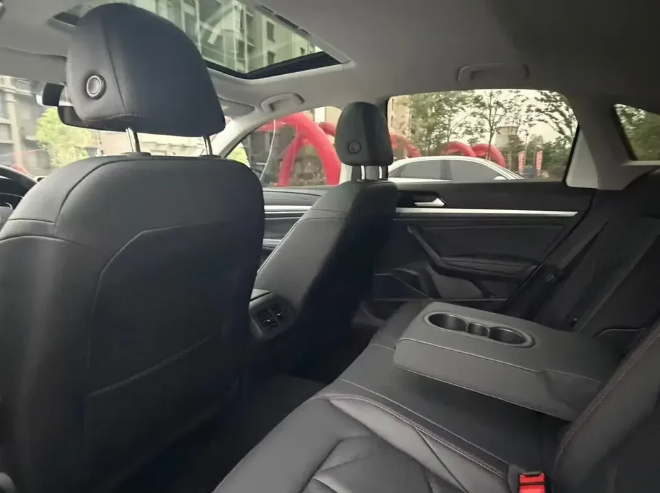 Volkswagen Lavida Lavida 2023 300TSI DSG Full Elegance Edition 2024 — thumbnail 3