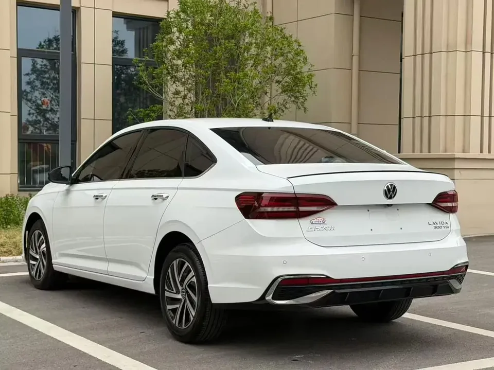 Volkswagen Lavida Lavida 2023 300TSI DSG Full Elegance Edition 2024 — thumbnail 4