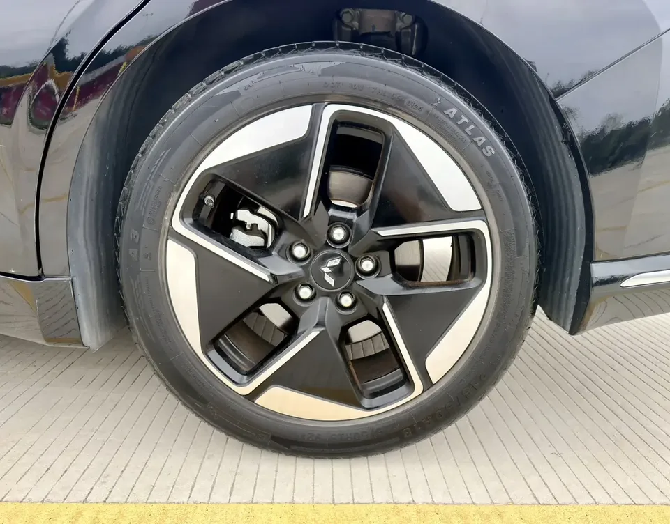 Wuling Starlight PHEV Wuling Starlight PHEV 2023 150 Advanced Version 2024 — миниатюра 3