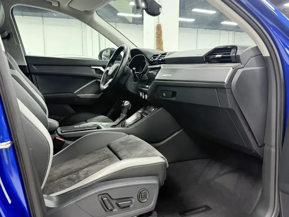 Audi Q3 Audi Q3 2022 35 TFSI Stylish Dynamic 2022 — thumbnail 4