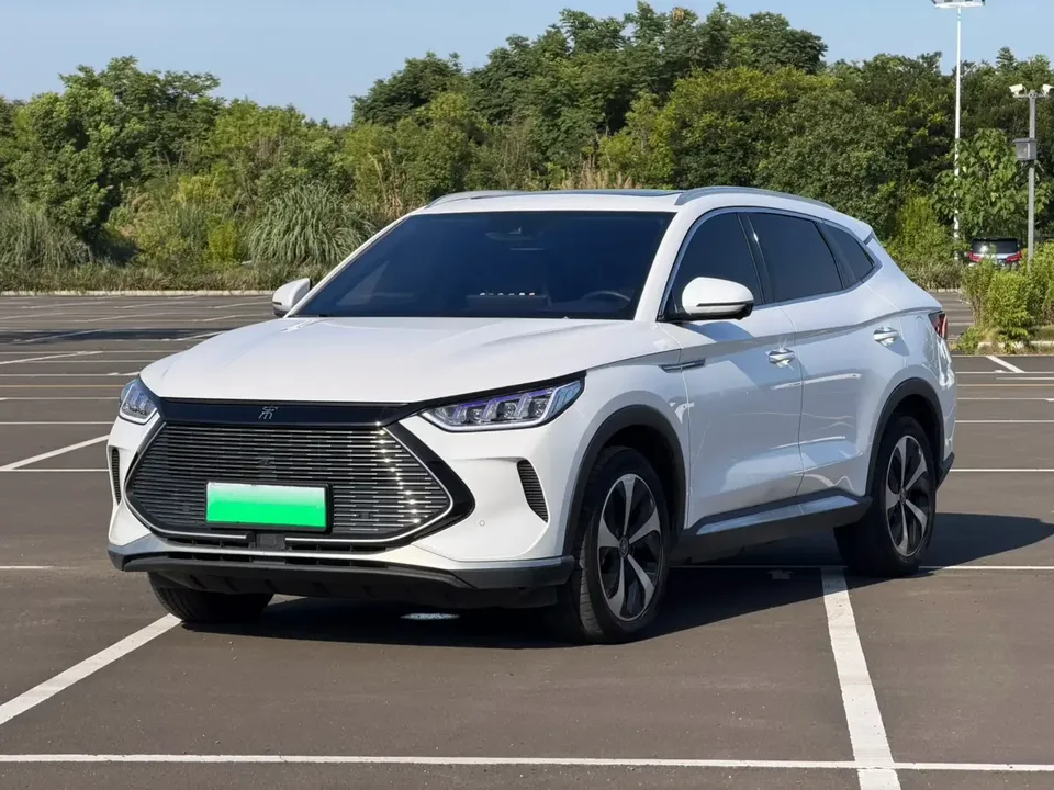BYD Song PLUS DM Song PLUS DM 2021 DM-i 110KM 2WD Flagship PLUS 2023 — photo 1, buy with delivery to Moscow