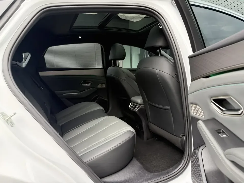 BYD Qin L DM Qin L DM 2024 DM-i 120KM Excellence 2024 — миниатюра 5