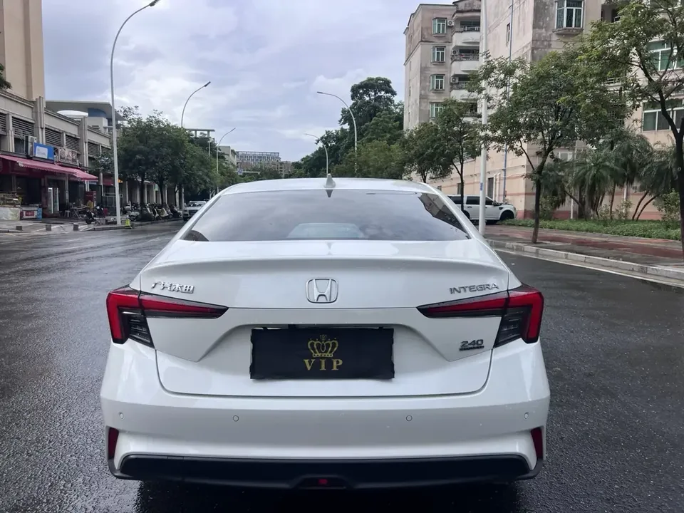 Honda Integra Style 2025 240TURBO CVT Tech Edition 2025 — миниатюра 2