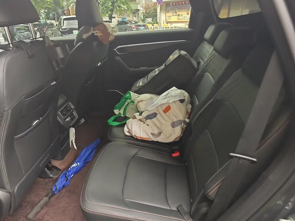 Geely Okavango Haoyue L 2024 2.0TD DCT Flagship 2024 — thumbnail 3