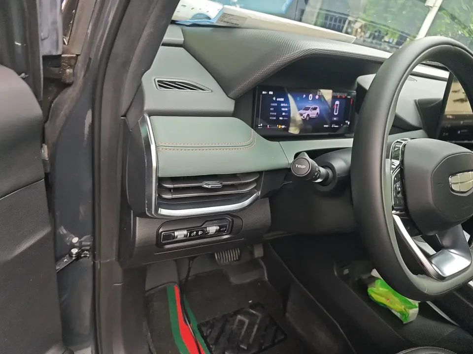Geely Okavango Haoyue L 2024 2.0TD DCT Flagship 2024 — thumbnail 4