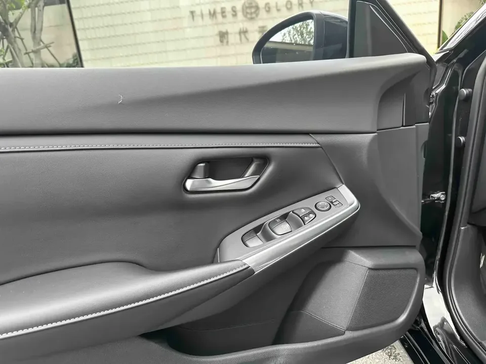 Nissan Sylphy Sylphy 2022 Electric drive version e-POWER Super Intelligent Link PLUS 2023 — thumbnail 3