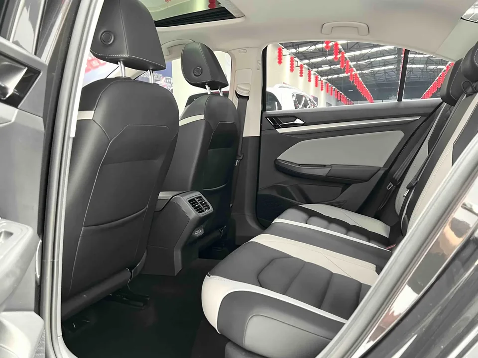 Volkswagen Bora Bora 2023 280TSI DSG Premium Edition 2022 — thumbnail 5