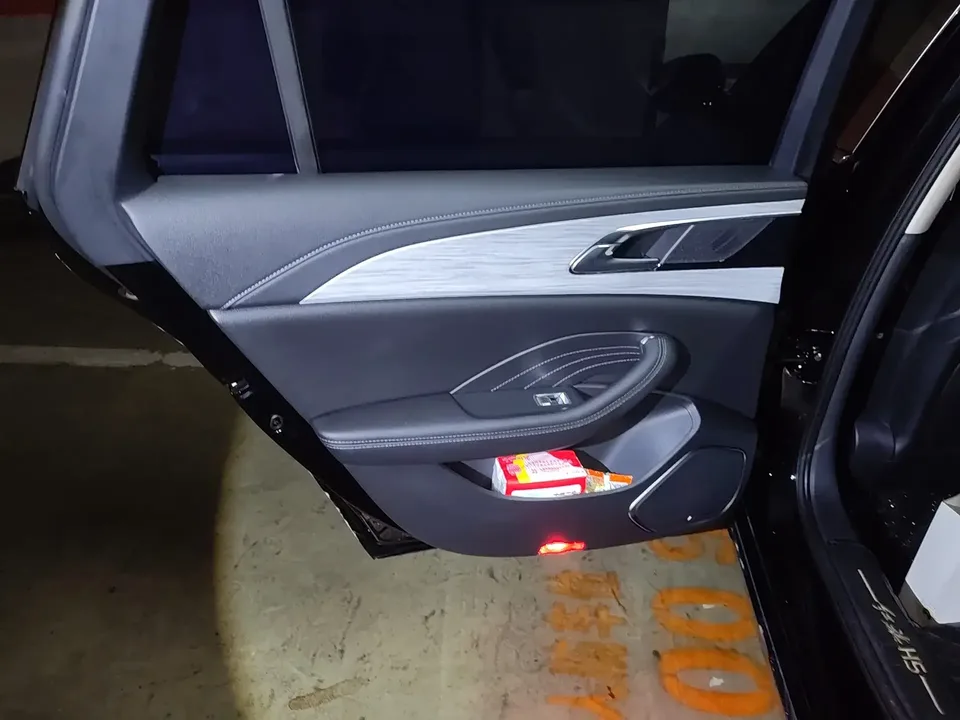Hongqi H5 Hongqi H5 2025 1.5T DCT Flagship Edition 2025 — thumbnail 5