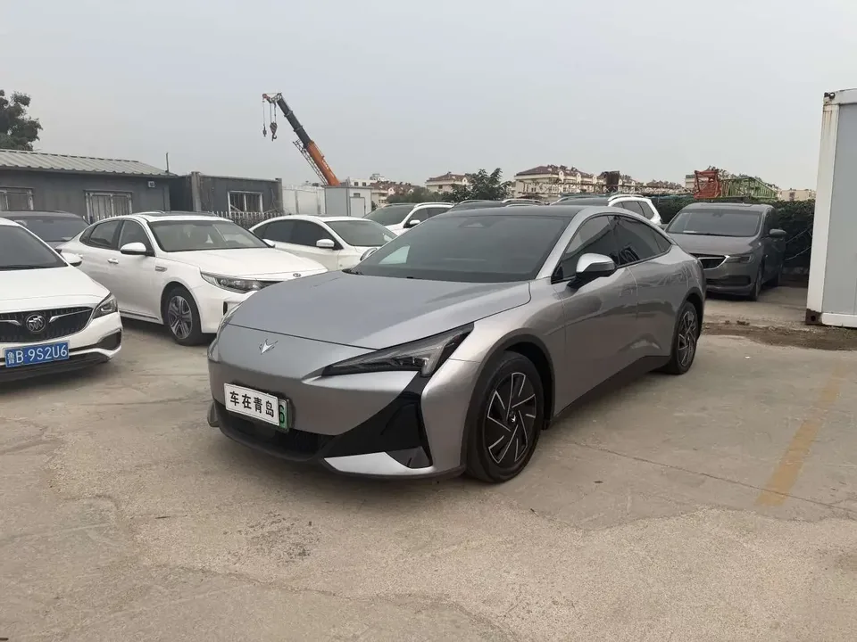ARCFOX Extreme Fox JiFox Alpha S5 JiFox Alpha S5 2025 560PRO 185kW 2025 — photo 1, buy with delivery to Moscow