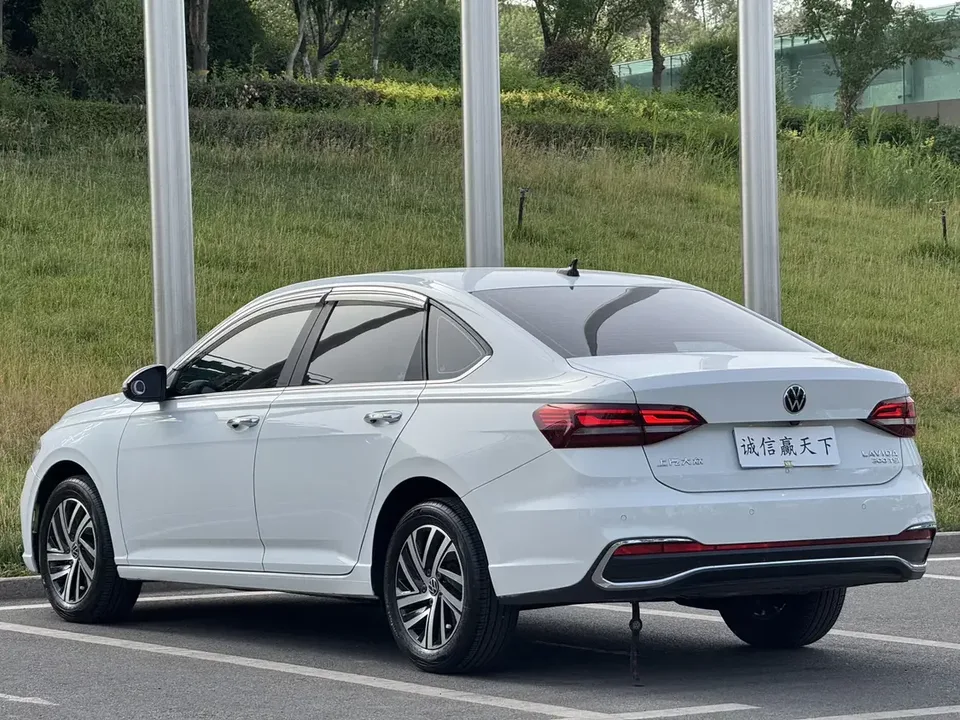 Volkswagen Lavida Lavida 2023 300TSI DSG Full Elegance Edition 2024 — thumbnail 2