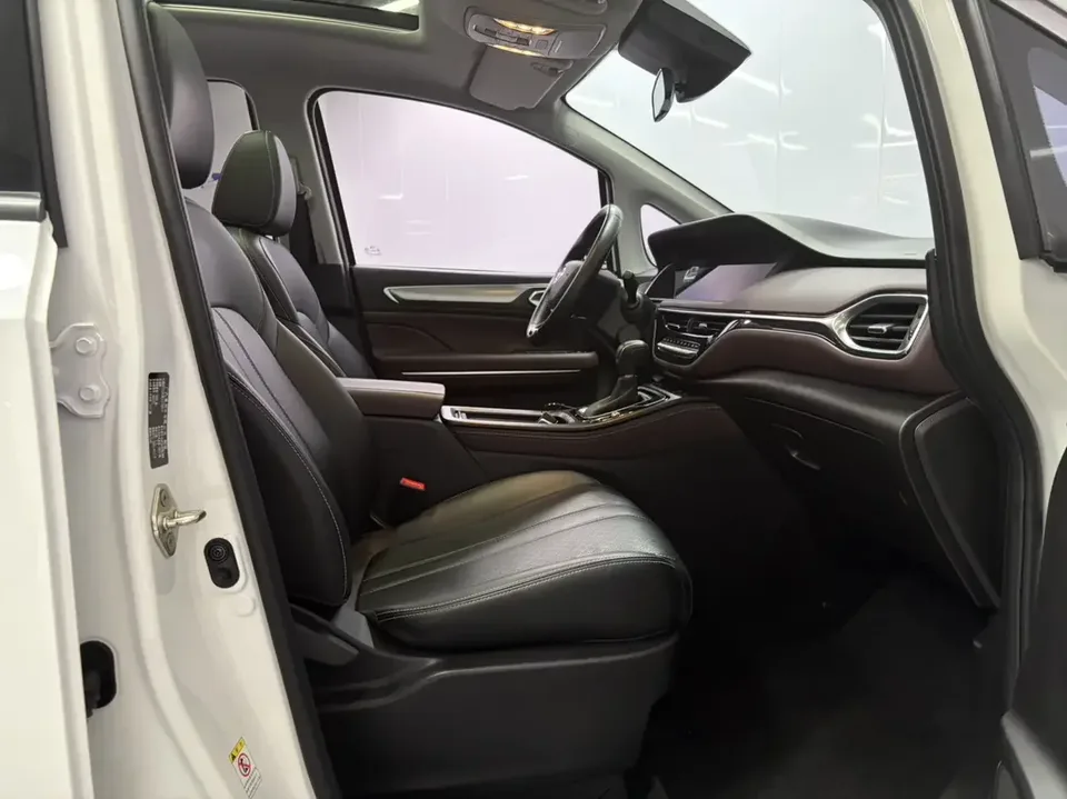 GAC Trumpchi M6 Trumpchi M6 2021 270T Automatic Premium Edition 7 Seaters 2022 — thumbnail 5